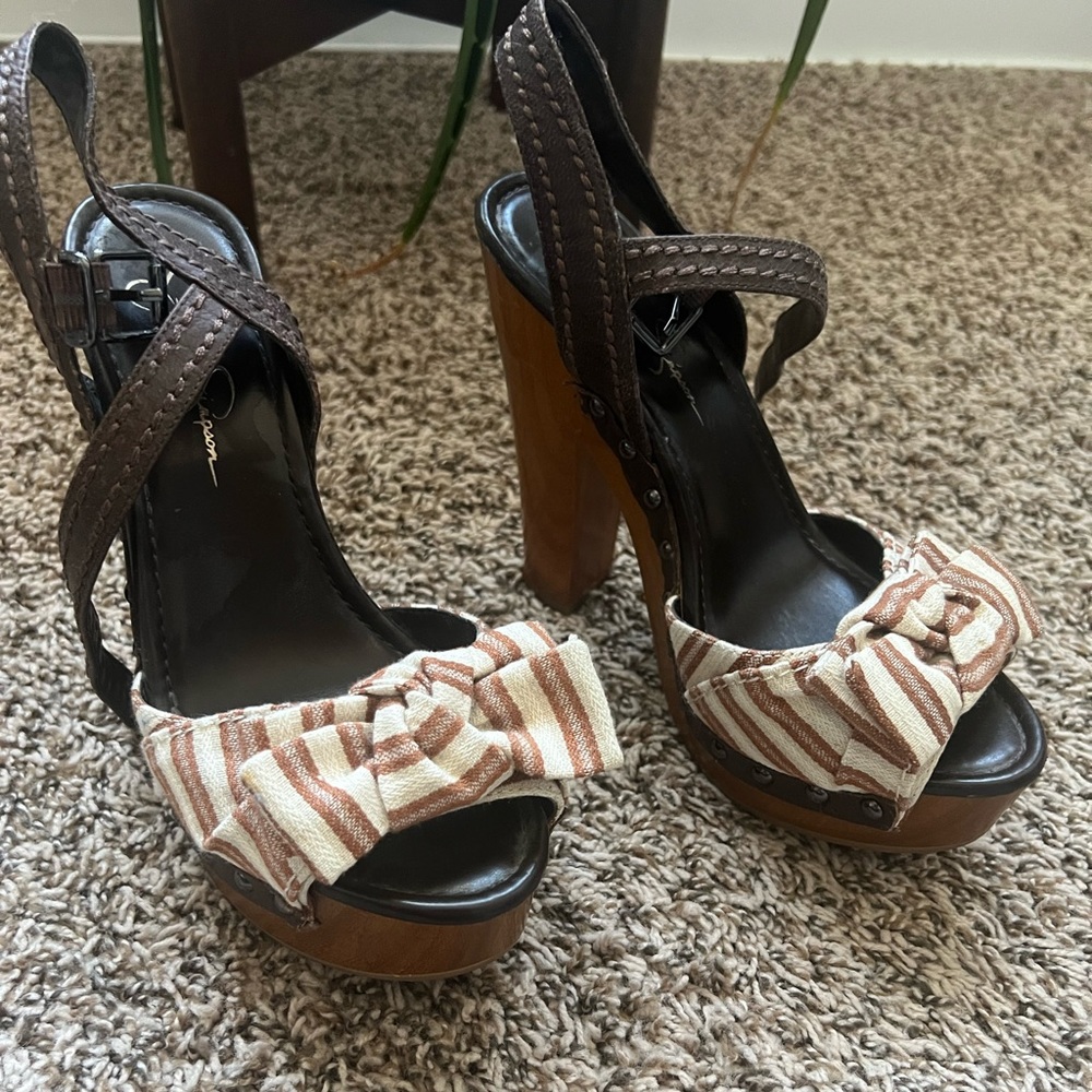 Jessica Simpson heels/pumps